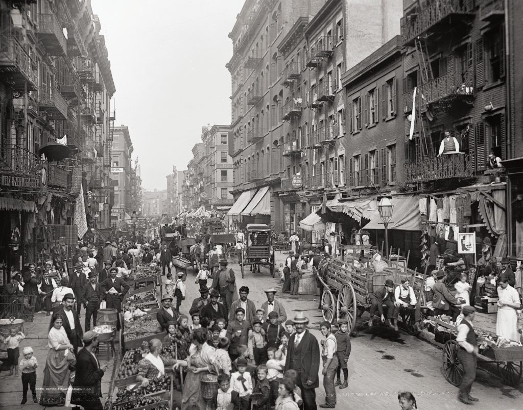 Crowd on Mulberry St., Lower East Side, c.1900. Library of Congress.