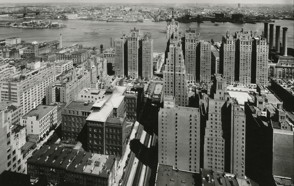 Tudor City (1927) between 40th and 44th St. by the East River, developed by Fred French. Photograph by Wurts Bros, c.1930. The New York Public Library.
